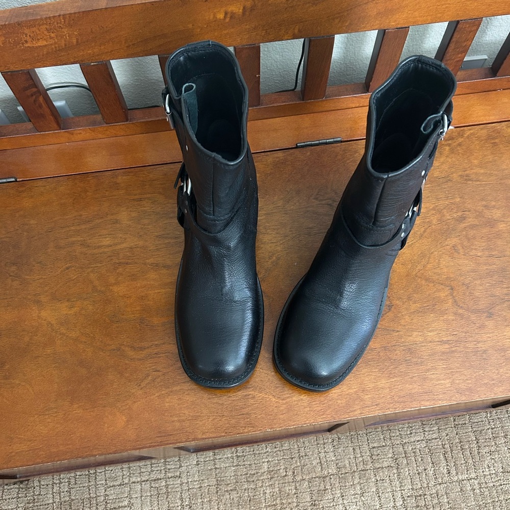 NWT Kenneth Cole black boots